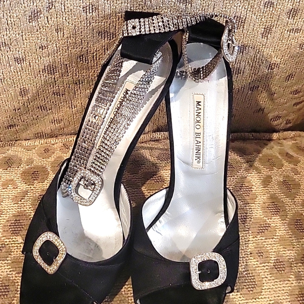 MANOLO BLAHNIK BLACK ANKLE STRAP EVENING SANDALS
